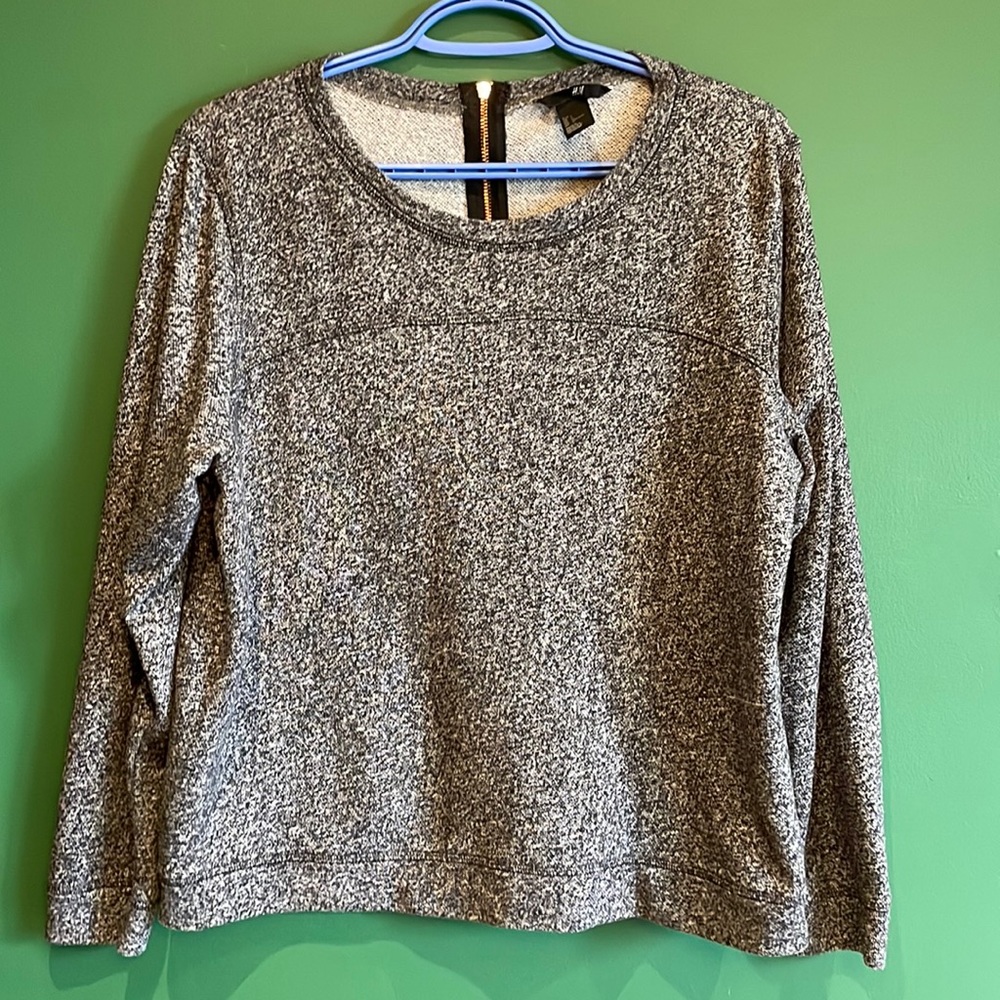 Black and grey heather H&M sweater